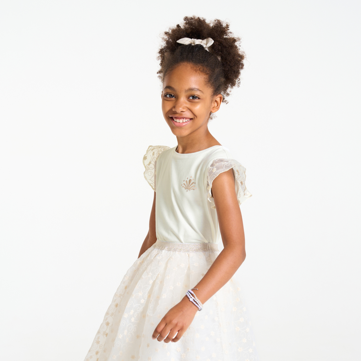 تيشيرت بأكمام قصيرة متموجة باللون الأبيض للفتيات الصغيرات